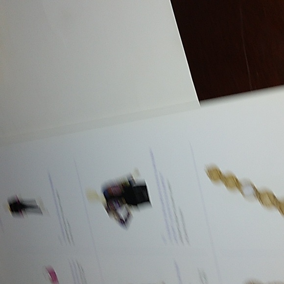 Collection of Elizabeth Taylor Christie's Gallery Guide - Picture 6 of 8